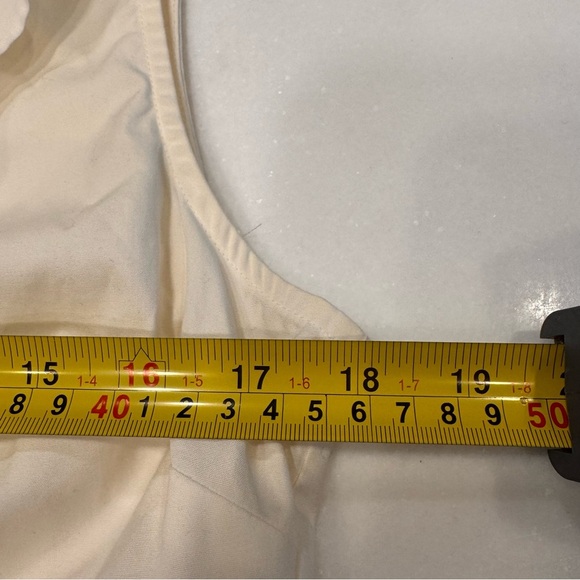 LAUREN Ralph Lauren Ivory Button Ruffle Front Sleeveless Blouse Sz 8P - Picture 7 of 9